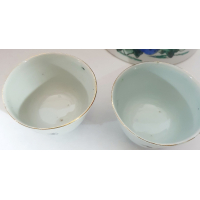 Chinees porseleinen theeset in rieten foedraal